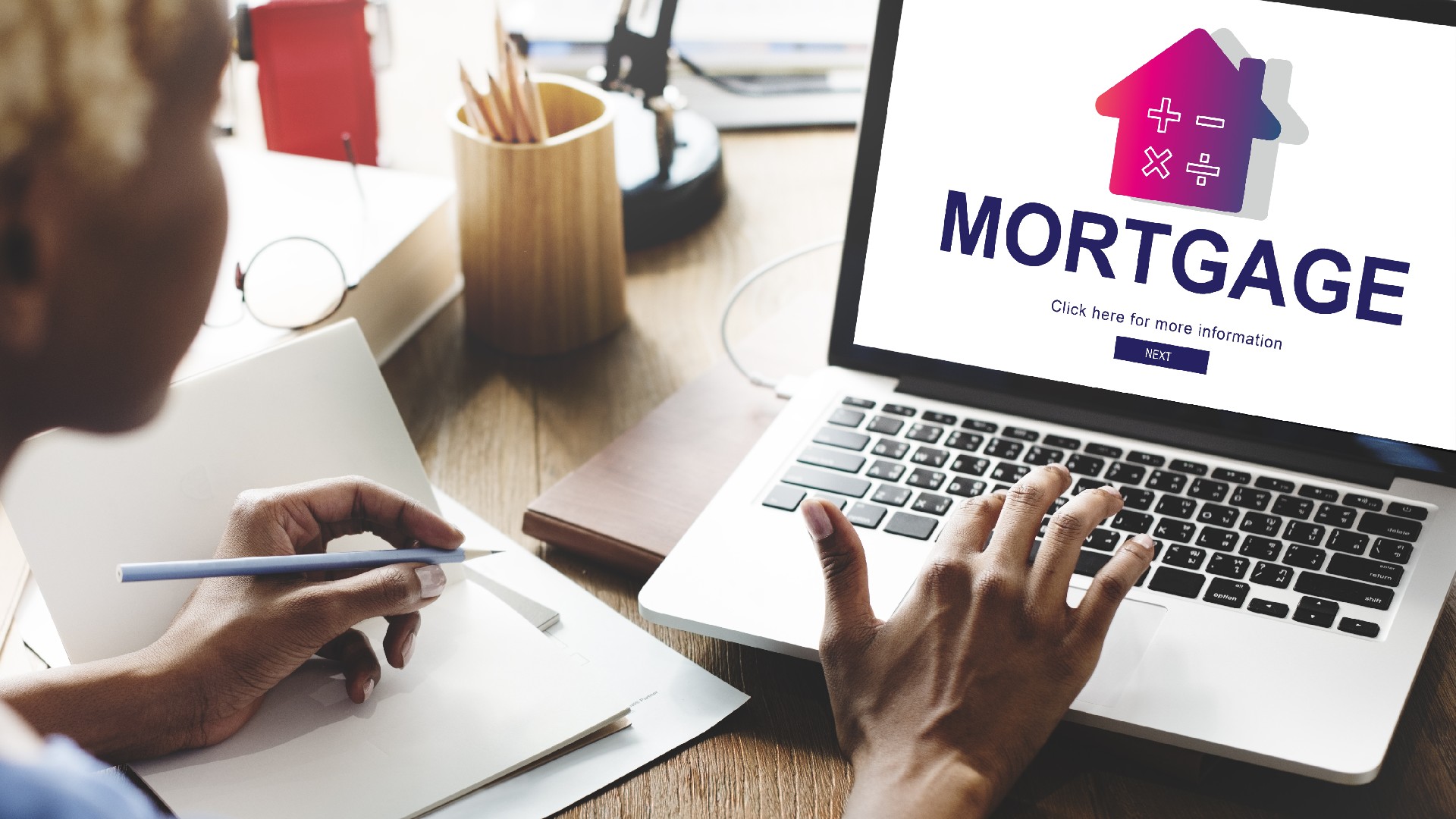 mortgage-displays-on-laptop-computer